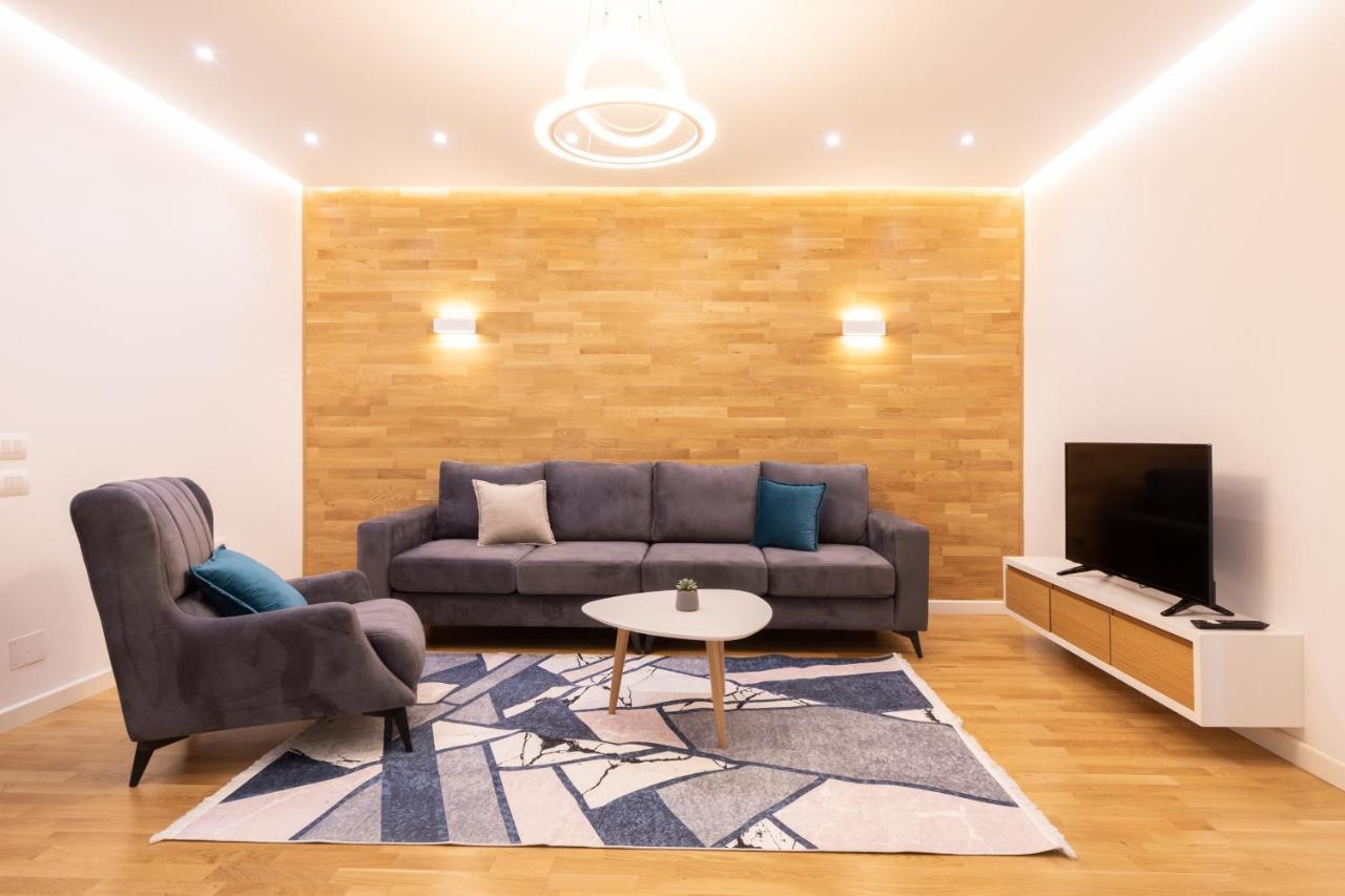 Exclusive 2 Bedrooms Apartment Tirana Exterior photo