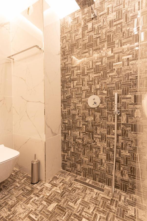 Exclusive 2 Bedrooms Apartment Tirana Exterior photo